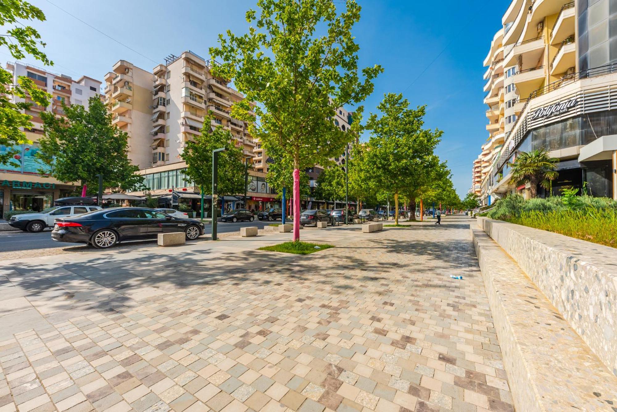 City Center Apartments By Kondo Stays Vlorë Exteriör bild