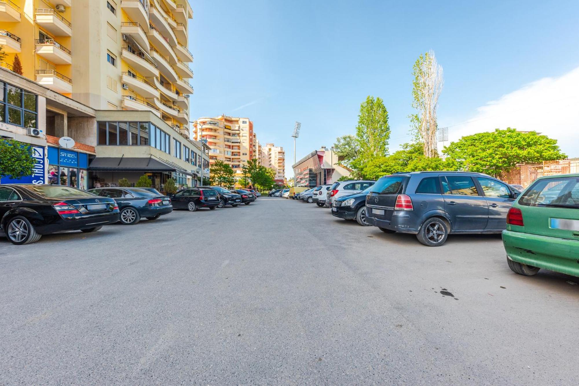City Center Apartments By Kondo Stays Vlorë Exteriör bild
