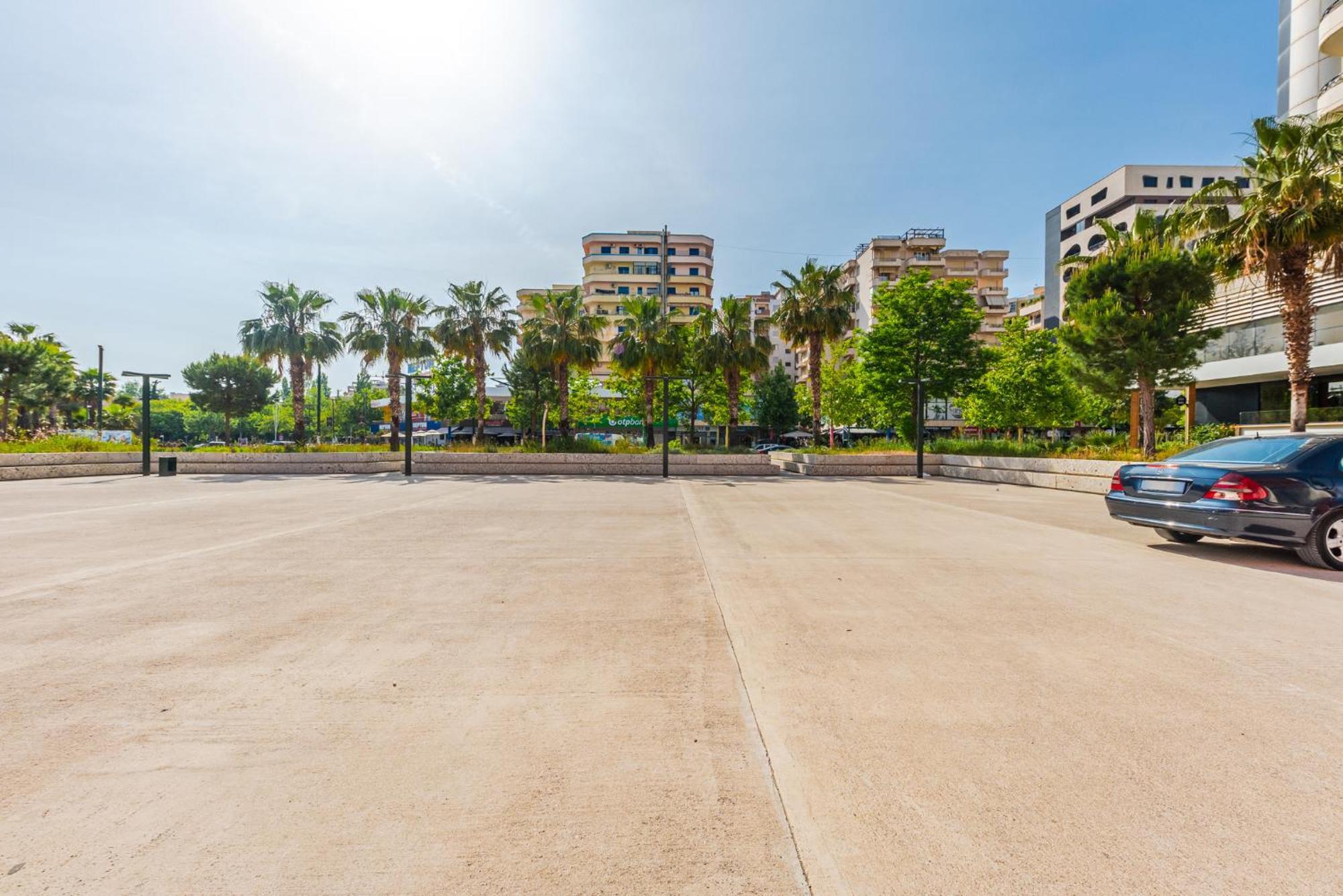 City Center Apartments By Kondo Stays Vlorë Exteriör bild