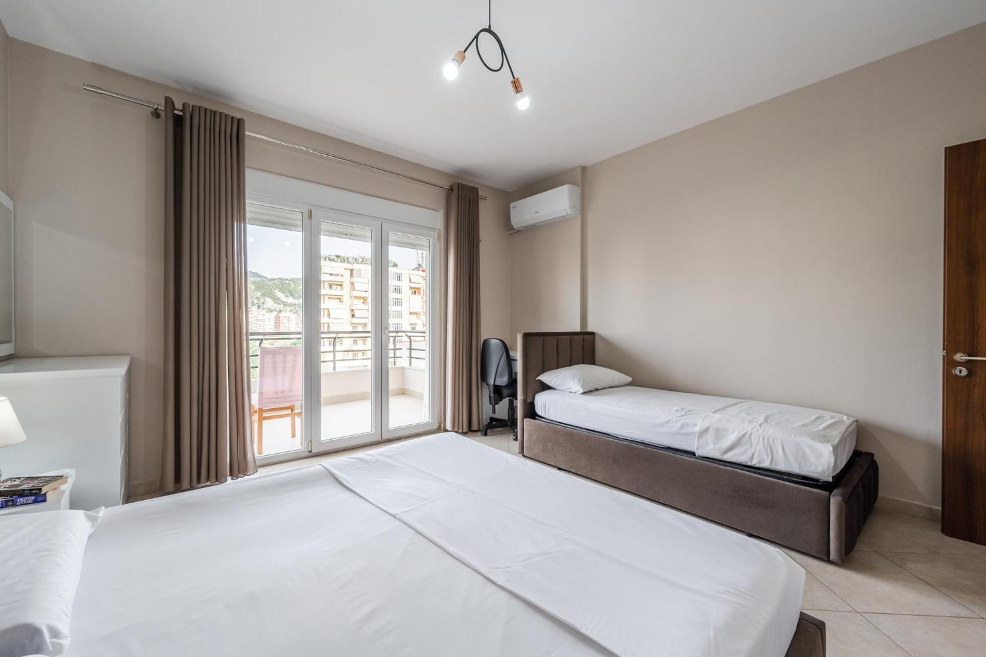 City Center Apartments By Kondo Stays Vlorë Exteriör bild