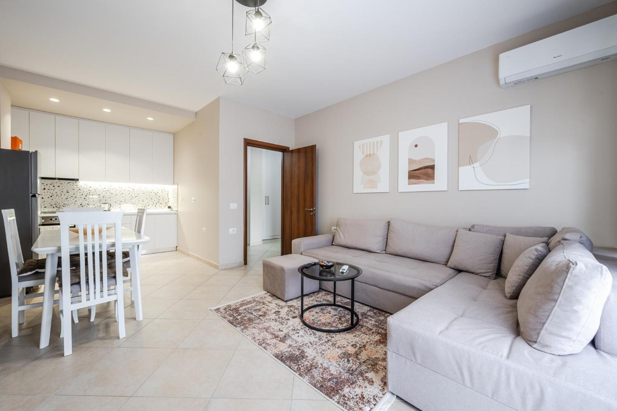City Center Apartments By Kondo Stays Vlorë Exteriör bild