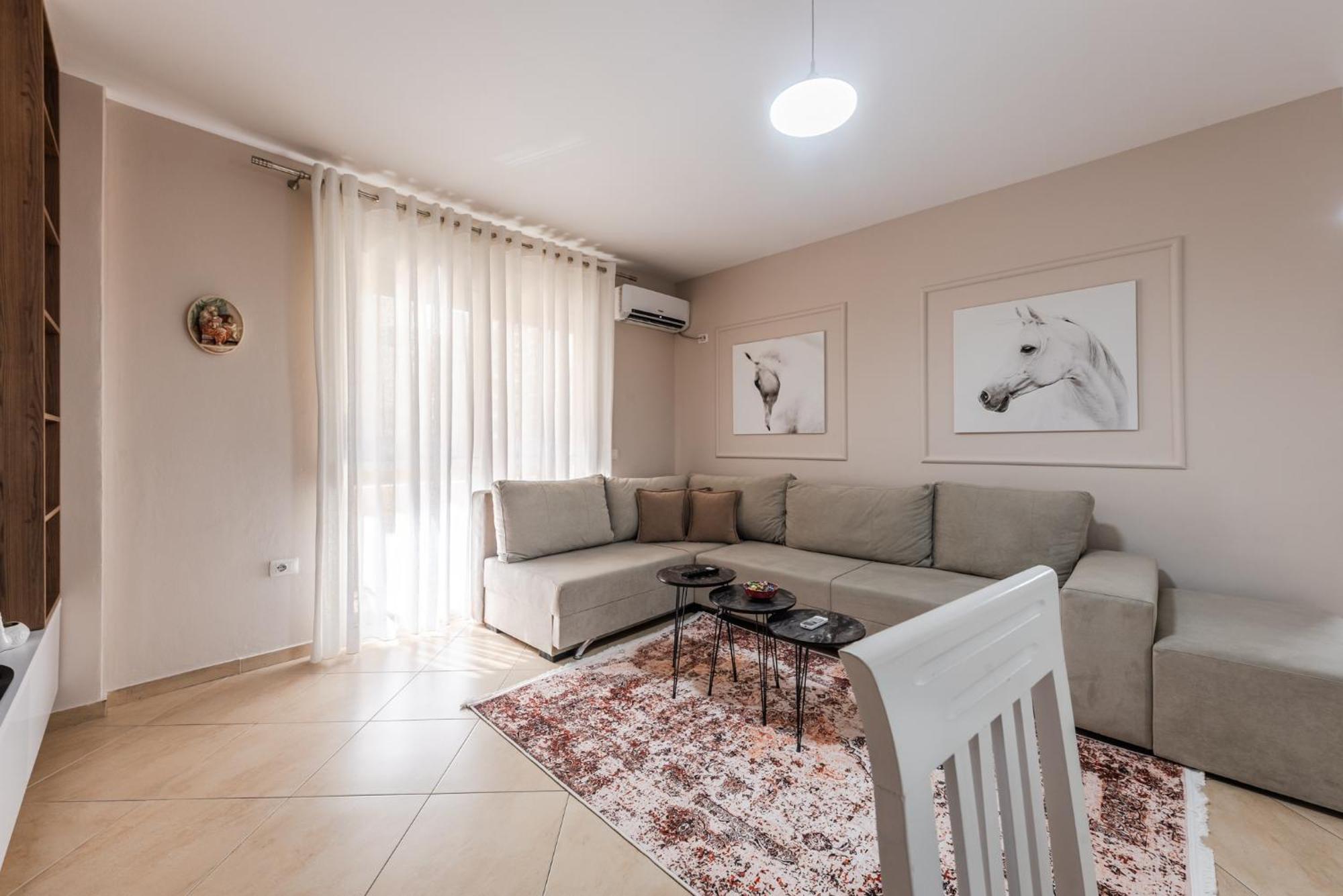 City Center Apartments By Kondo Stays Vlorë Exteriör bild