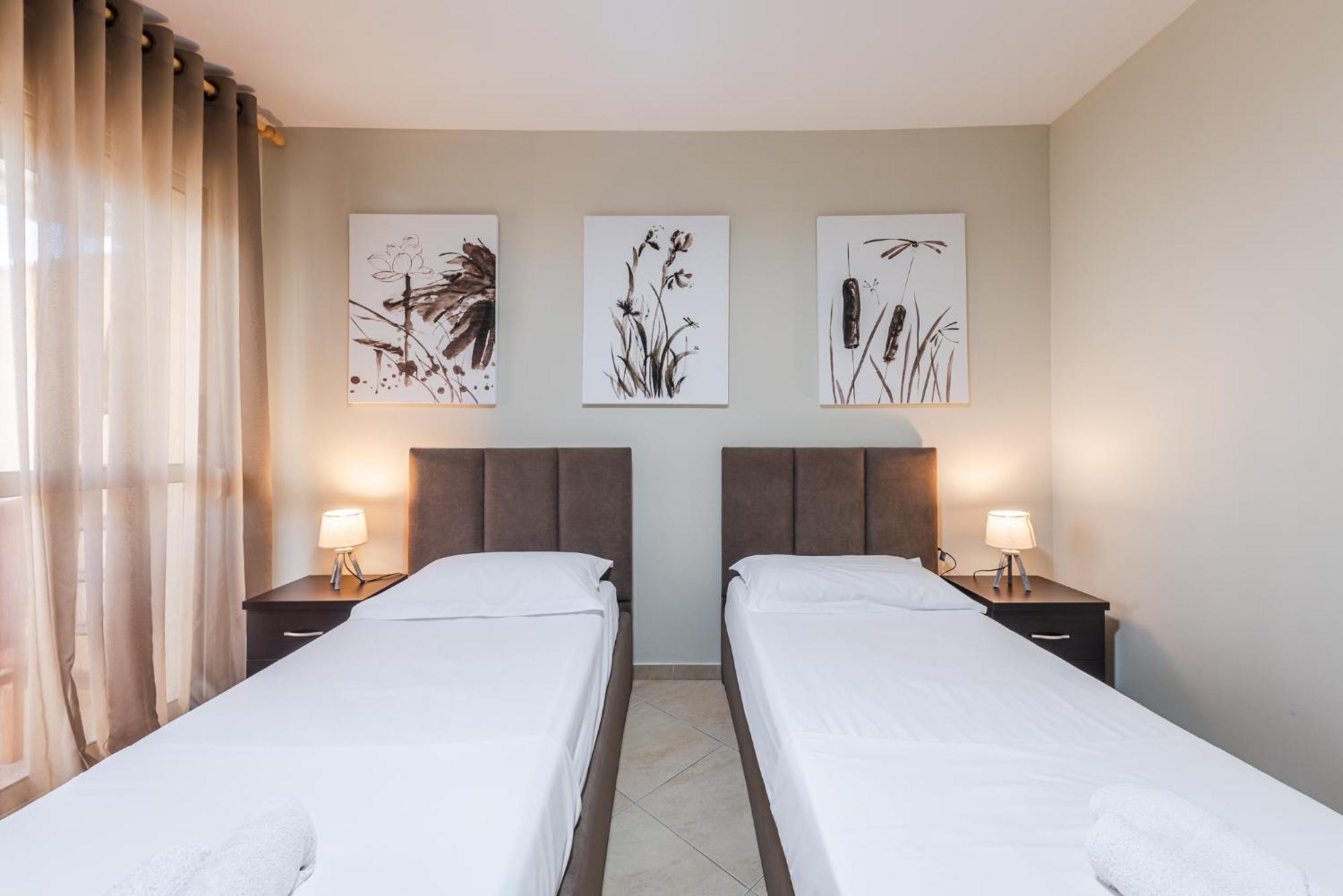 City Center Apartments By Kondo Stays Vlorë Exteriör bild