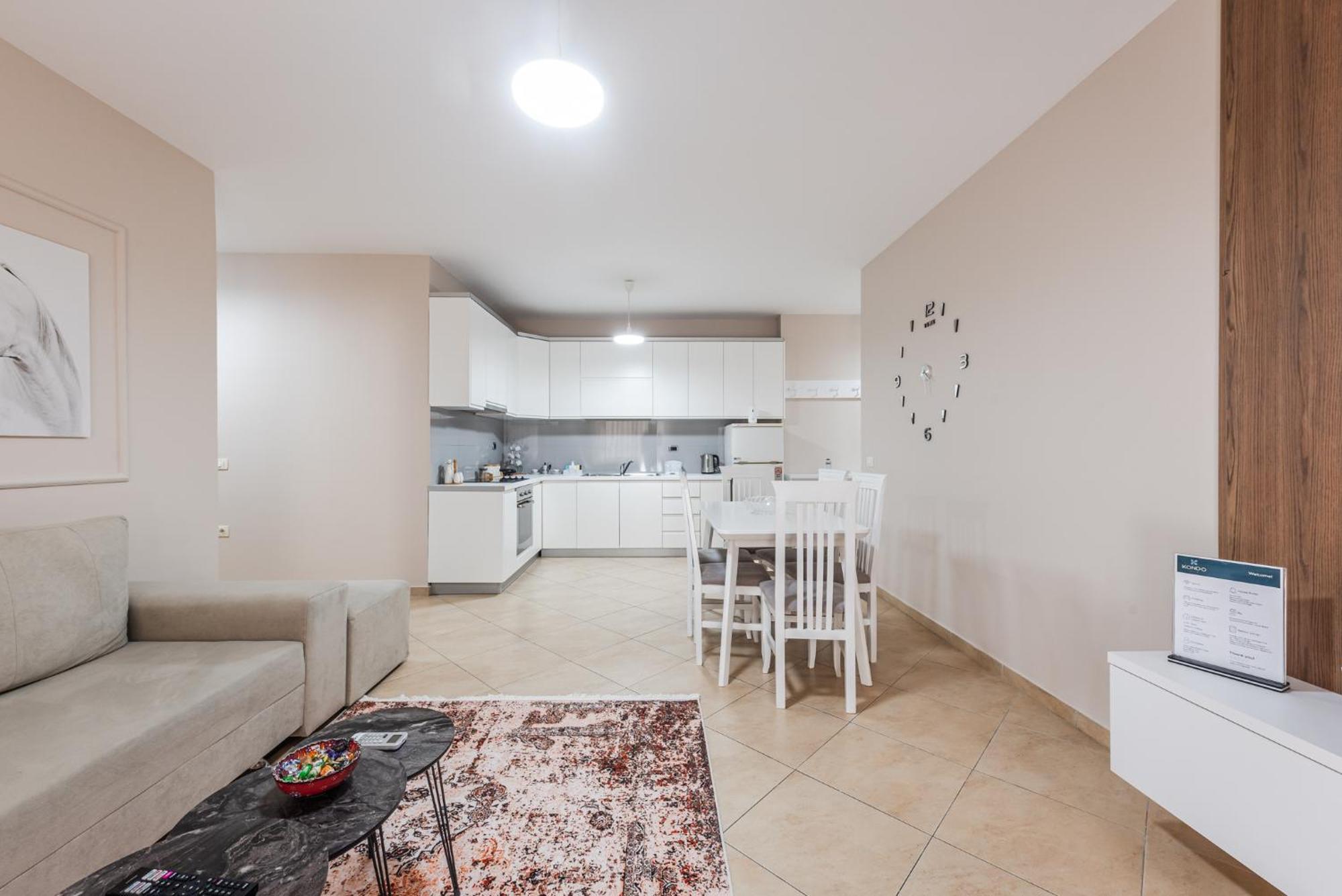 City Center Apartments By Kondo Stays Vlorë Exteriör bild