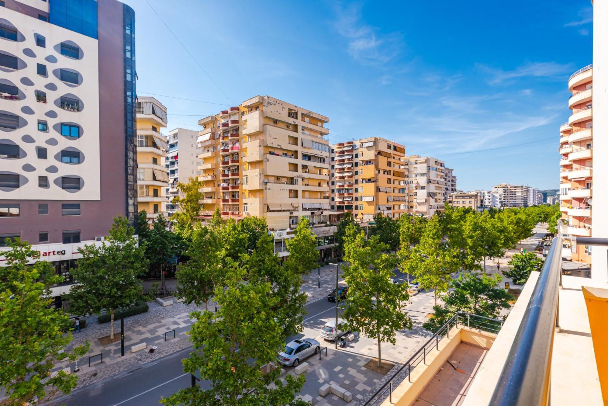 City Center Apartments By Kondo Stays Vlorë Exteriör bild