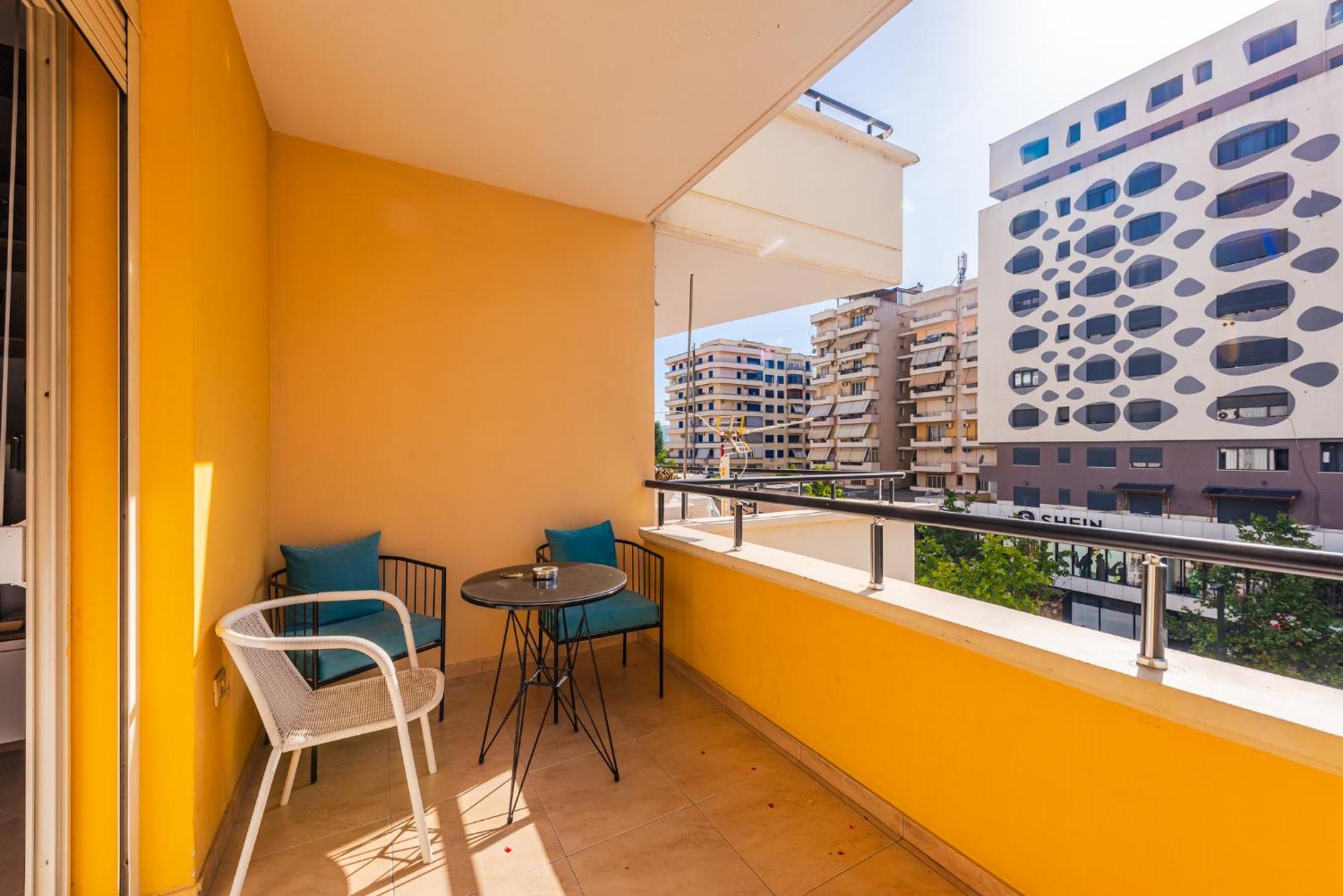 City Center Apartments By Kondo Stays Vlorë Exteriör bild
