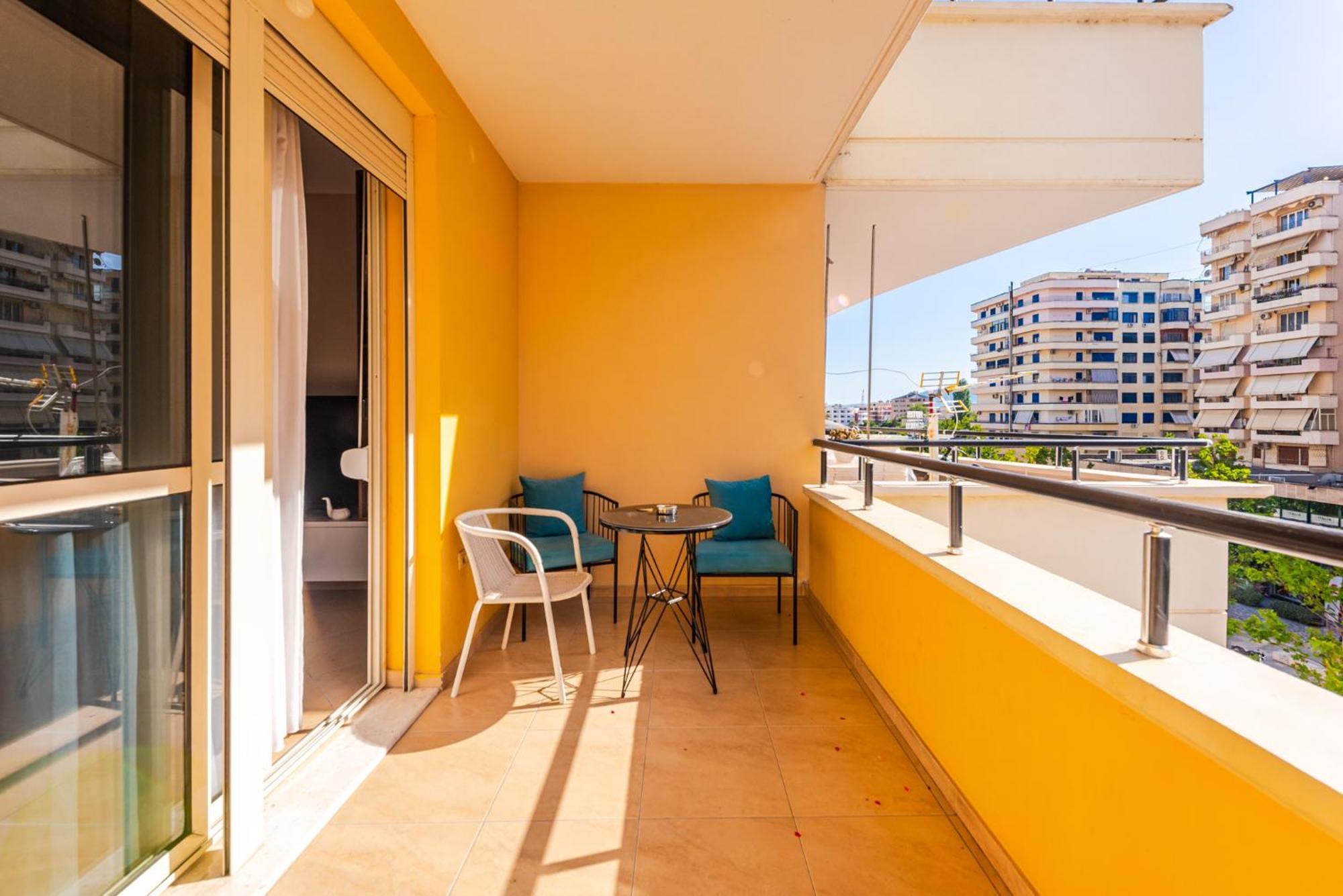 City Center Apartments By Kondo Stays Vlorë Exteriör bild