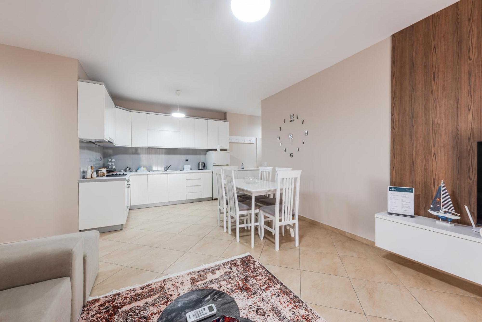 City Center Apartments By Kondo Stays Vlorë Exteriör bild