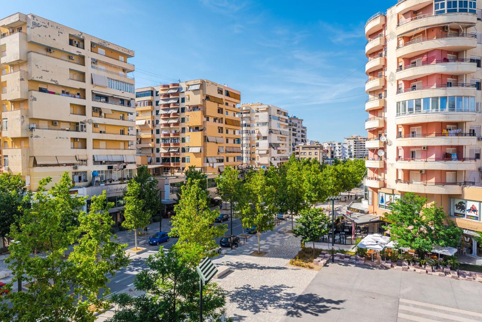 City Center Apartments By Kondo Stays Vlorë Exteriör bild